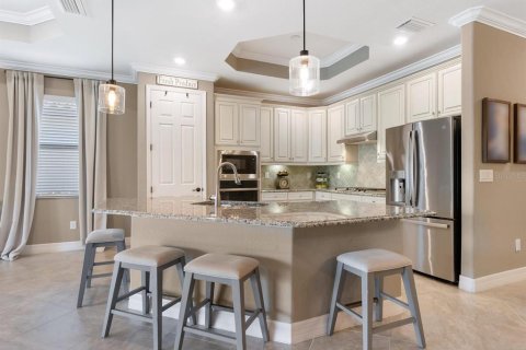 House in LAKEWOOD NATIONAL in Bradenton, Florida 4 bedrooms, 210.89 sq.m. № 1918594 - photo 9