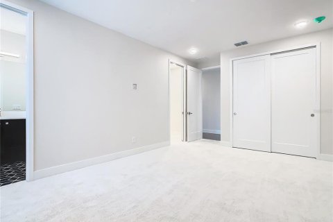 House in Kissimmee, Florida 8 bedrooms, 620.59 sq.m. № 1393753 - photo 22