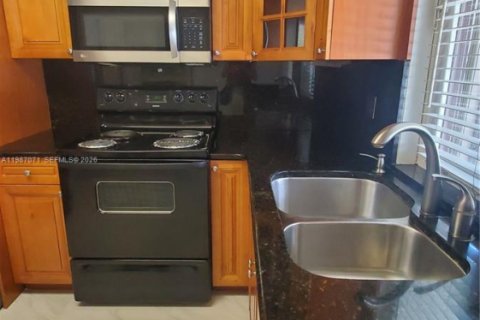 Touwnhouse à louer à Hollywood, Floride: 2 chambres, 81.48 m2 № 2051549 - photo 7