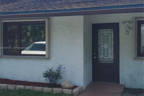 Touwnhouse à Hollywood, Floride 2 chambres, 81.48 m2 № 2051549