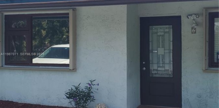 Touwnhouse à Hollywood, Floride 2 chambres, 81.48 m2 № 2051549