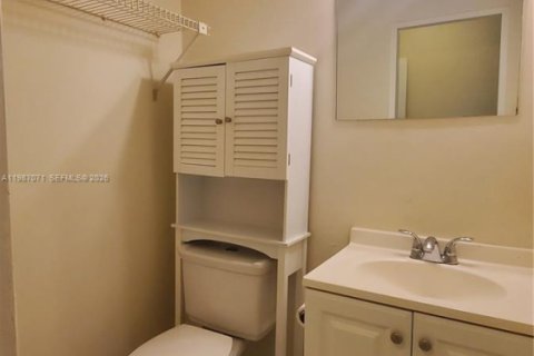 Touwnhouse à louer à Hollywood, Floride: 2 chambres, 81.48 m2 № 2051549 - photo 12