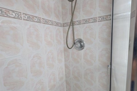 Condo in Hallandale Beach, Florida, 2 bedrooms  № 2242047 - photo 23