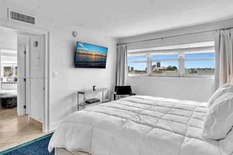 Copropriété à vendre à Miami Beach, Floride: 2 chambres, 77.11 m2 № 1836788 - photo 18