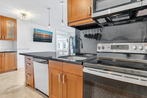 Copropriété à vendre à Miami Beach, Floride: 2 chambres, 77.11 m2 № 1836788 - photo 3