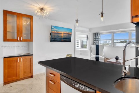 Copropriété à vendre à Miami Beach, Floride: 2 chambres, 77.11 m2 № 1836788 - photo 6