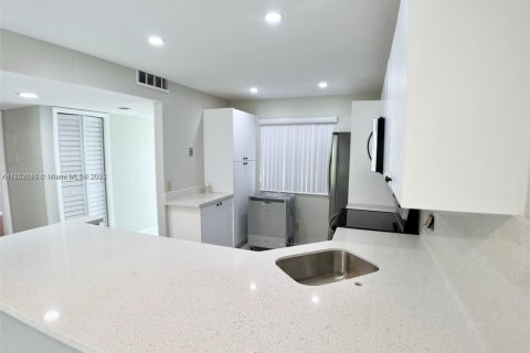 Condominio en venta en Weston, Florida, 2 dormitorios, 114.36 m2 № 1867491 - foto 2