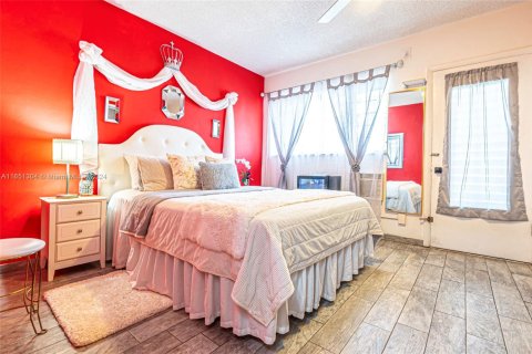 Condo in Hallandale Beach, Florida, 1 bedroom  № 1764411 - photo 2