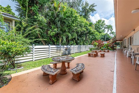 Condo in Hallandale Beach, Florida, 1 bedroom  № 1764411 - photo 27