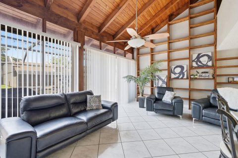 Townhouse in Pembroke Pines, Florida 3 bedrooms, 156.63 sq.m. № 2173728 - photo 10