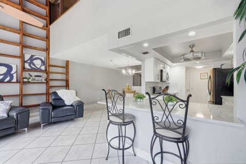 Townhouse in Pembroke Pines, Florida 3 bedrooms, 156.63 sq.m. № 2173728 - photo 12