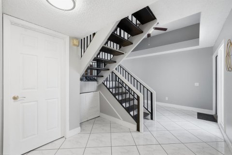Townhouse in Pembroke Pines, Florida 3 bedrooms, 156.63 sq.m. № 2173728 - photo 21