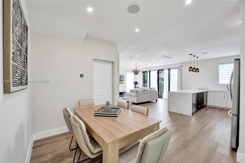 Townhouse in Fort Lauderdale, Florida 4 bedrooms, 244.61 sq.m. № 1823868 - photo 24