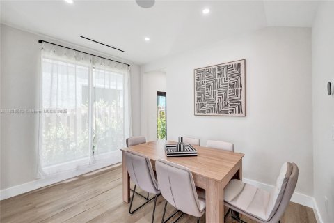 Townhouse in Fort Lauderdale, Florida 4 bedrooms, 244.61 sq.m. № 1823868 - photo 22