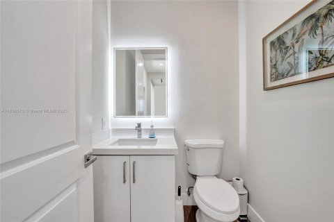 Townhouse in Fort Lauderdale, Florida 4 bedrooms, 244.61 sq.m. № 1823868 - photo 25