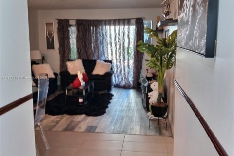Condo in Lauderhill, Florida, 2 bedrooms  № 1752837 - photo 8