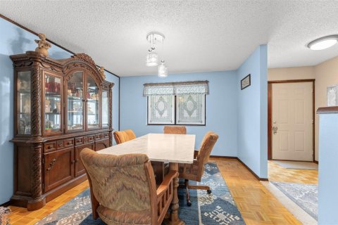 Villa ou maison à vendre à Eustis, Floride: 4 chambres, 263.38 m2 № 2383539 - photo 13