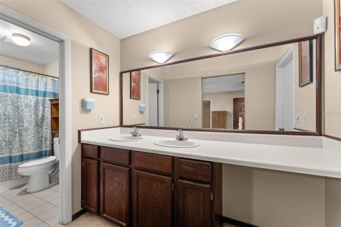 Villa ou maison à vendre à Eustis, Floride: 4 chambres, 263.38 m2 № 2383539 - photo 29