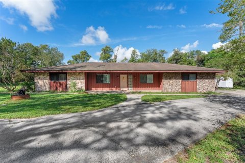 Villa ou maison à Eustis, Floride 4 chambres, 263.38 m2 № 2383539