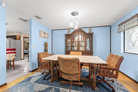 Villa ou maison à vendre à Eustis, Floride: 4 chambres, 263.38 m2 № 2383539 - photo 12