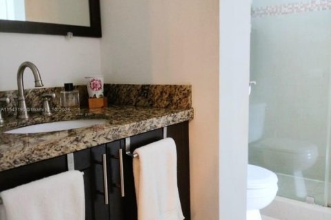 Condominio en venta en North Miami Beach, Florida, 1 dormitorio, 75.44 m2 № 1071054 - foto 15