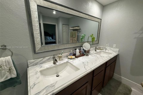 Condo in Palm Beach Gardens, Florida, 3 bedrooms  № 2075804 - photo 26