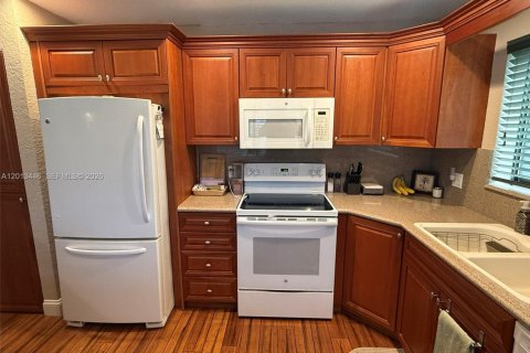 Condo in Palm Beach Gardens, Florida, 3 bedrooms  № 2075804 - photo 9