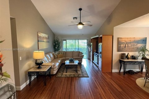 Condo in Palm Beach Gardens, Florida, 3 bedrooms  № 2075804 - photo 11