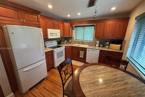 Condo in Palm Beach Gardens, Florida, 3 bedrooms  № 2075804 - photo 7
