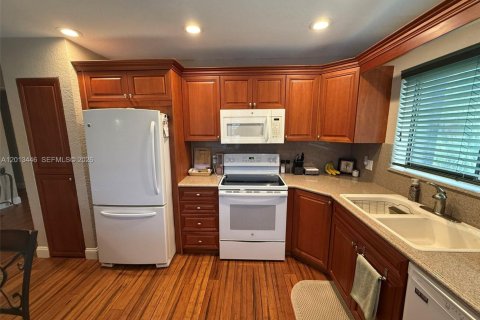 Condo in Palm Beach Gardens, Florida, 3 bedrooms  № 2075804 - photo 8