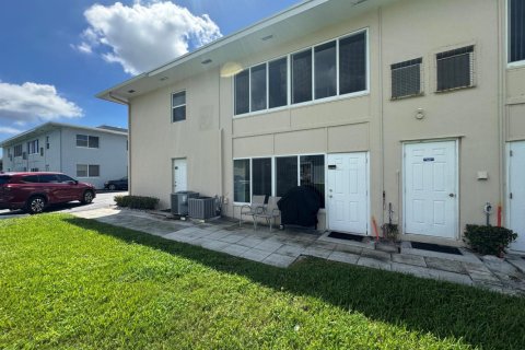 Condo in Boynton Beach, Florida, 1 bedroom № 2187518 - photo 30