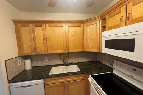 Condo in Boynton Beach, Florida, 1 bedroom № 2187518 - photo 8