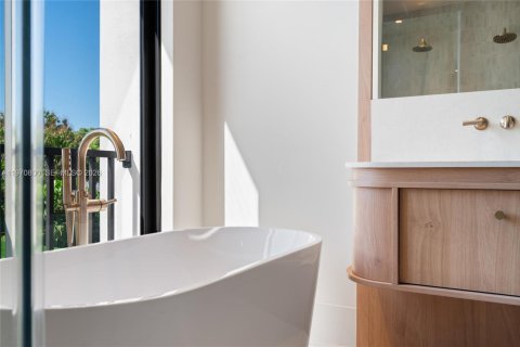Купить виллу или дом в Майами, Флорида 5 спален, 362.69м2, № 2050357 - фото 24
