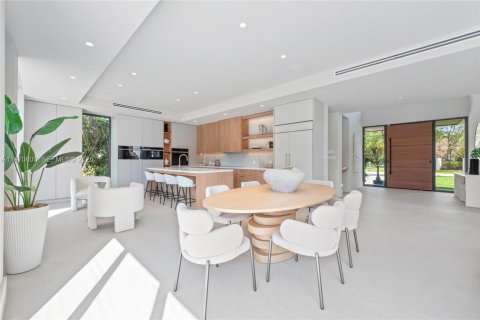 Купить виллу или дом в Майами, Флорида 5 спален, 362.69м2, № 2050357 - фото 17