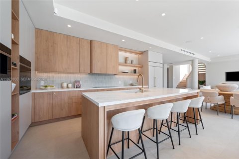 Купить виллу или дом в Майами, Флорида 5 спален, 362.69м2, № 2050357 - фото 11