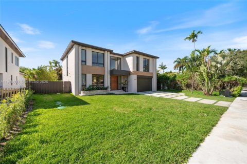 Купить виллу или дом в Майами, Флорида 5 спален, 362.69м2, № 2050357 - фото 3
