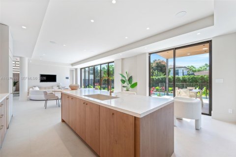 Купить виллу или дом в Майами, Флорида 5 спален, 362.69м2, № 2050357 - фото 13