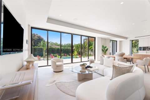 Купить виллу или дом в Майами, Флорида 5 спален, 362.69м2, № 2050357 - фото 8