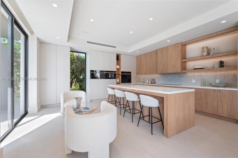 Купить виллу или дом в Майами, Флорида 5 спален, 362.69м2, № 2050357 - фото 15