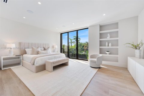 Купить виллу или дом в Майами, Флорида 5 спален, 362.69м2, № 2050357 - фото 19