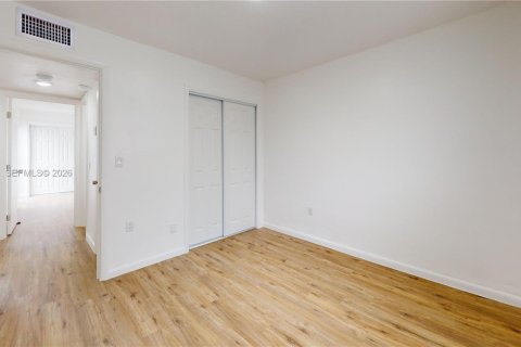 Apartment in Miami, Florida 2 bedrooms, 3633.97 sq.m. № 2063154 - photo 16