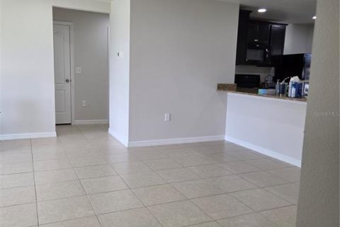Villa ou maison à louer à Mascotte, Floride: 3 chambres, 115.57 m2 № 2425336 - photo 12