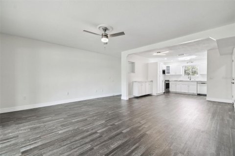 Condo in Tampa, Florida, 4 bedrooms  № 2100795 - photo 9