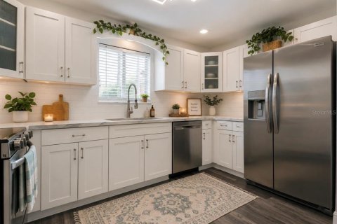 Condo in Tampa, Florida, 4 bedrooms  № 2100795 - photo 13
