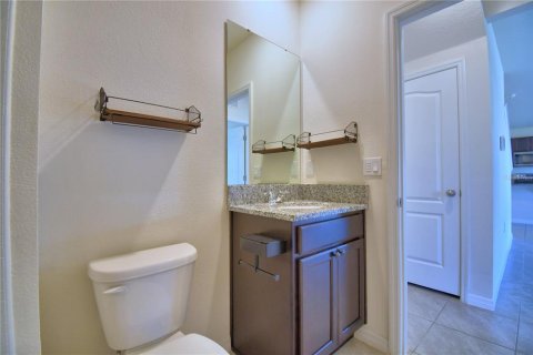 House in Winter Haven, Florida 5 bedrooms, 243.03 sq.m. № 1803494 - photo 18