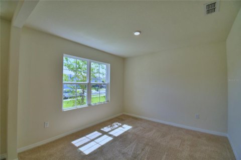 House in Winter Haven, Florida 5 bedrooms, 243.03 sq.m. № 1803494 - photo 4