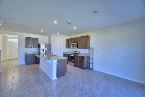 House in Winter Haven, Florida 5 bedrooms, 243.03 sq.m. № 1803494 - photo 7
