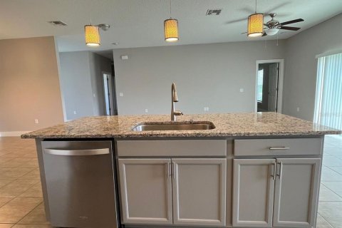 Casa en alquiler en Poinciana, Florida, 4 dormitorios, 163.51 m2 № 1829593 - foto 9