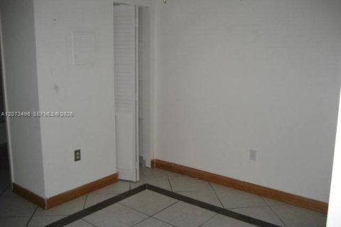 Copropriété à louer à Miami, Floride: 1 chambre, 65.87 m2 № 2307694 - photo 9