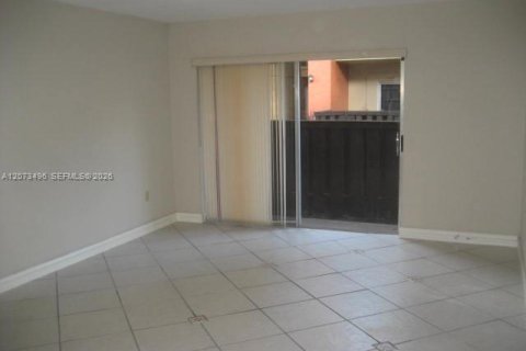 Copropriété à louer à Miami, Floride: 1 chambre, 65.87 m2 № 2307694 - photo 4